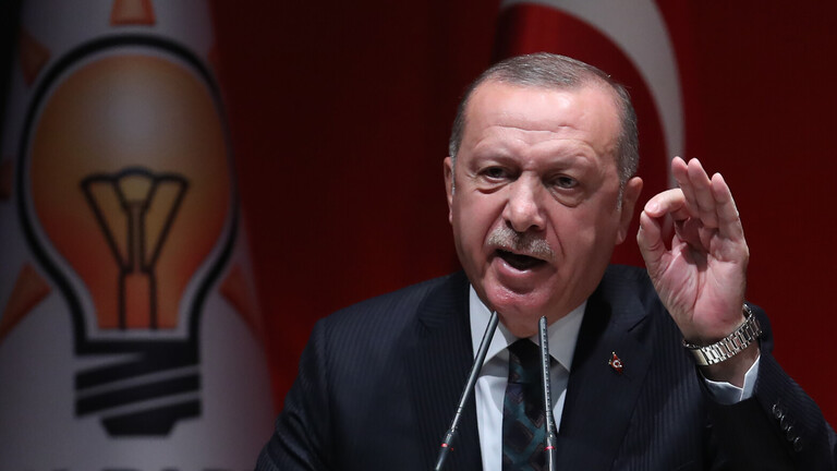 أمير سعودي يتهكم على أردوغان بلسان جرير