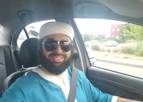 داعية مغربي: الجن هو من يدفع الإنسان للتدخين..لأنه يتقوى برائحته!