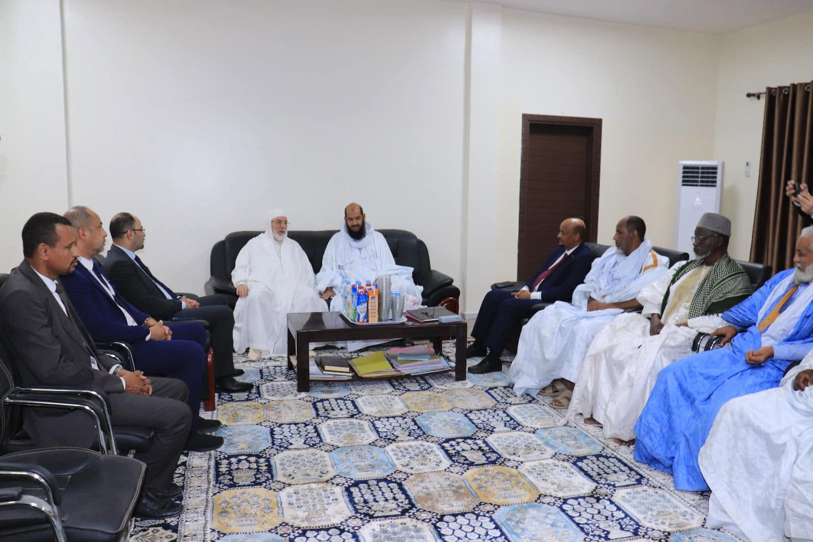 عميد جامع الجزائر يزور هيئة العلماء الموريتانيين والمجلس الأعلى للفتوى والمظالم