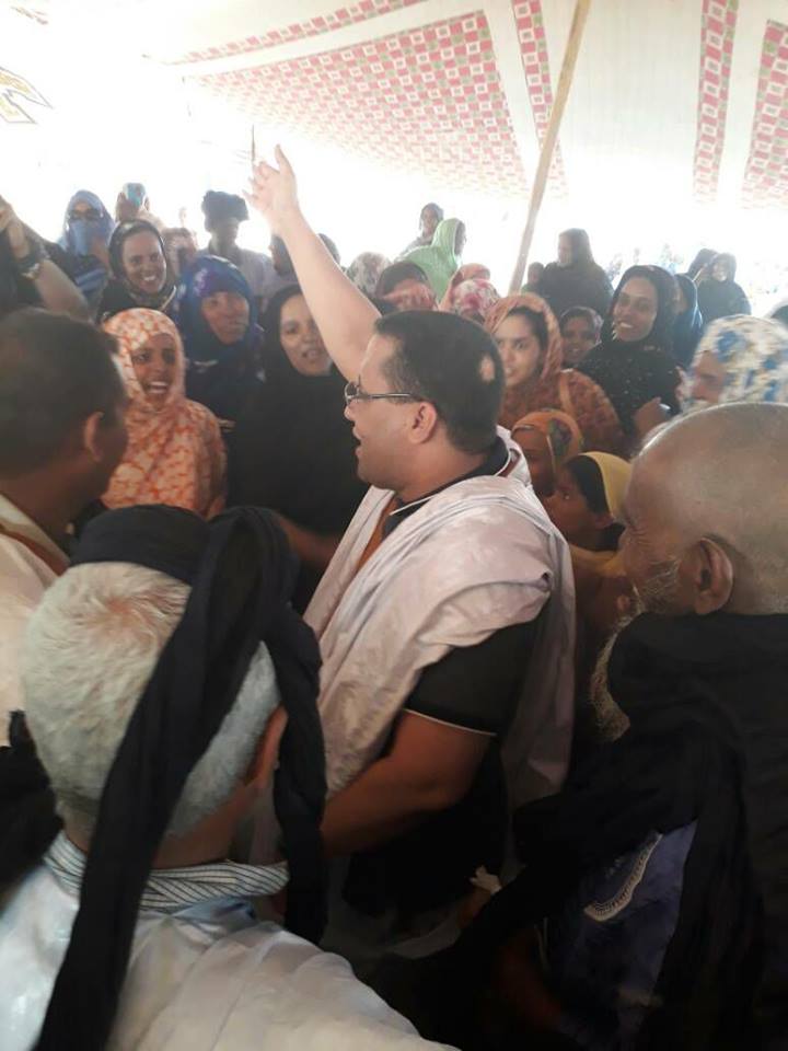 وزير يلتحم بصفوف "السيدات" دعما للتعديلات الدستورية!!