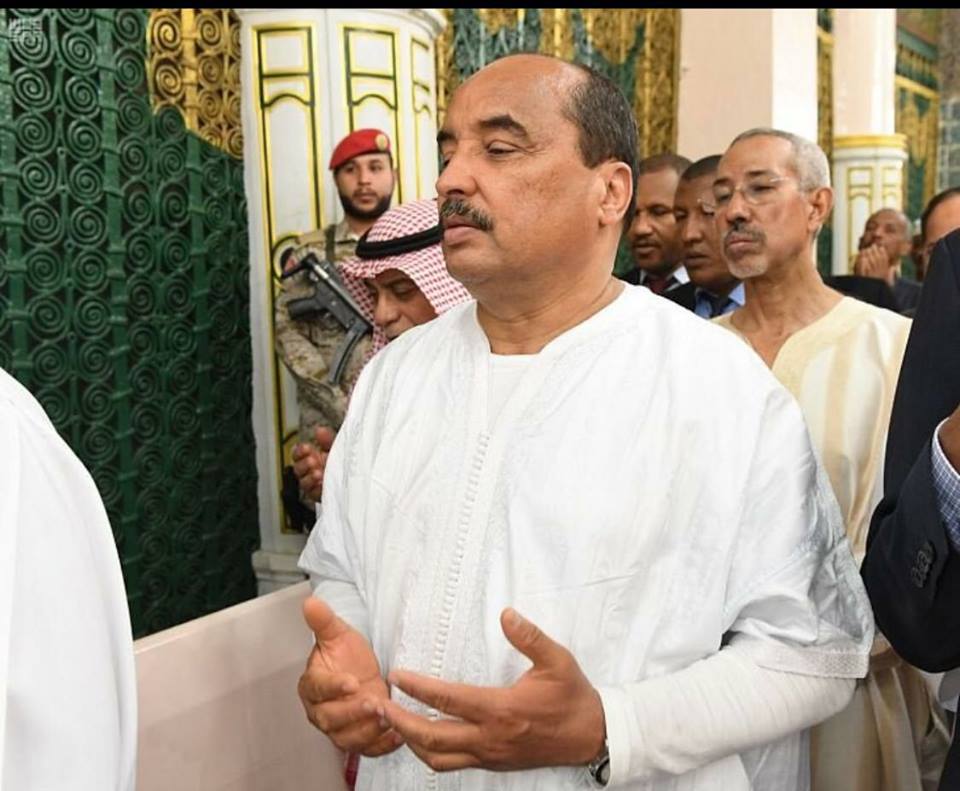 ولد عبد العزيز في زيارة سابقة له للروضة الشريفة