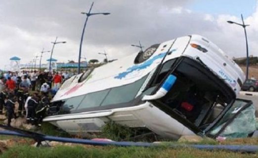 وفاة 19 شخصا إثر انقلاب حافلة سياحية بغرب تونس