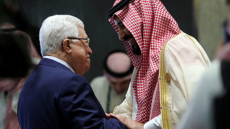 الرئيس الفلسطيني محمود عباس وولي العهد السعودي الأمير محمد بن سلمان