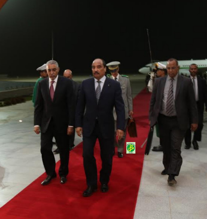 ولد عبد العزيز يصل نواكشوط عائدا من العاصمة المالية بامكو 