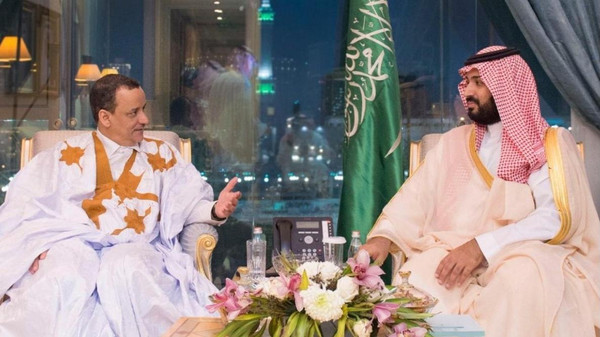 إسماعيل ولد الشيخ اثناء لقائه بالأمير محمد بن سلمان