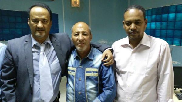 الأمين العام يتوسط النقيب المرشح محمد سالم ولد الداه ورئيس اللجنة الإعلامية