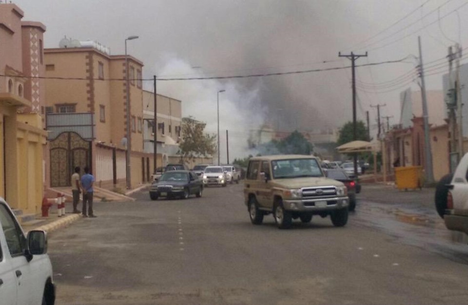 الدفاع المدني السعودي أكد أنه باشر سقوط مقذوف عسكري من اليمن على محول كهربائي - أرشيفية