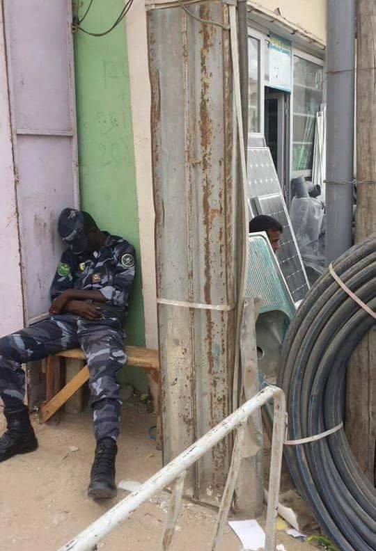 اسويسري من أمن الطرق ينام وسط ضجيج نواكشوط  (صورة) !!