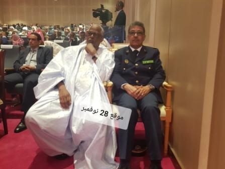 رئيس المجلس الدستوري السابق إلى جانب والي ولاية نواكشوط