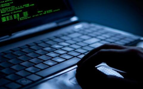 اختراق عصابة منظمة حسابات بنكية لرجال أعمال ومسؤولين مغاربة