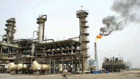 مصفاة الرويس لتكرير البترول في أبو ظبي