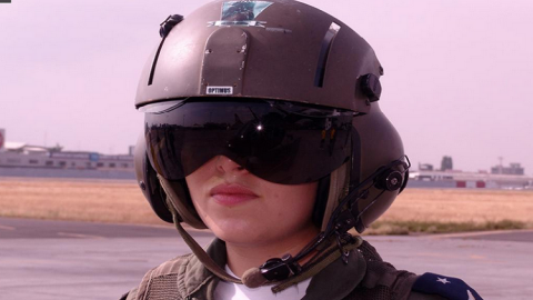 أول طيارة عسكرية من أصول عربية تباشر التحليق جوا في أمريكا